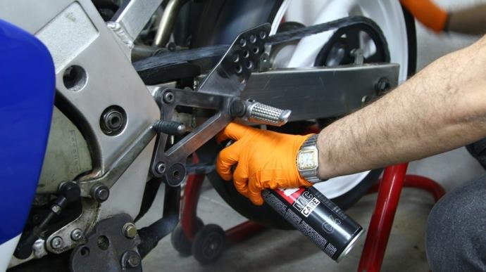 2019-02-20-la-cadena-de-la-moto-y-su-mantenimiento-4-04