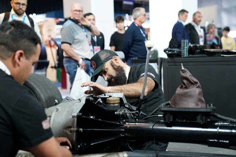 Reunión de la Industria automotriz y autopartista