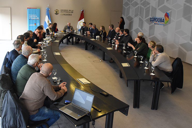 Prácticas laborales responsables en industria automotriz