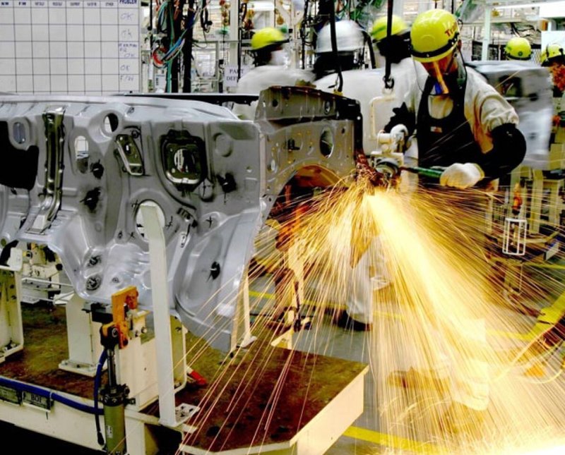 La industria automotriz se acerca a niveles de hace 11 años