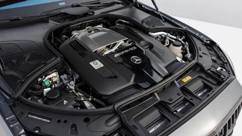 Chile prohíbe la venta de autos con motor de combustión en 2035