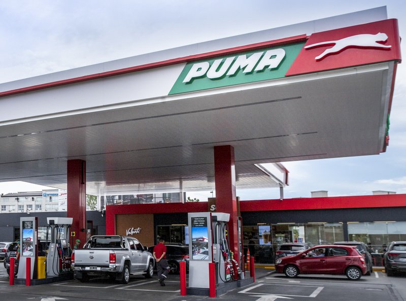 Conductores en Estaciones: ¿Bajar o Quedarse?