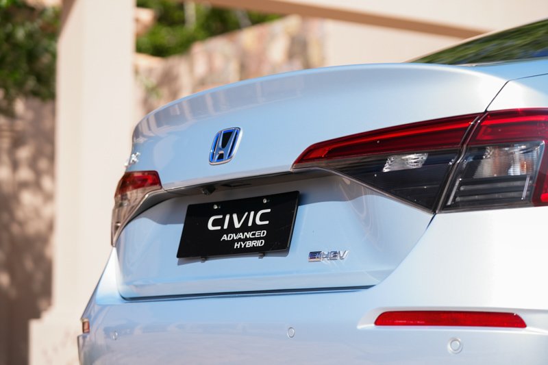 Honda lanza los híbridos Civic y CR-V Advanced en Argentina