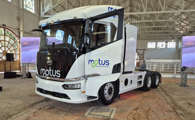 BYD presenta camión tractor 100% eléctrico Q3MA