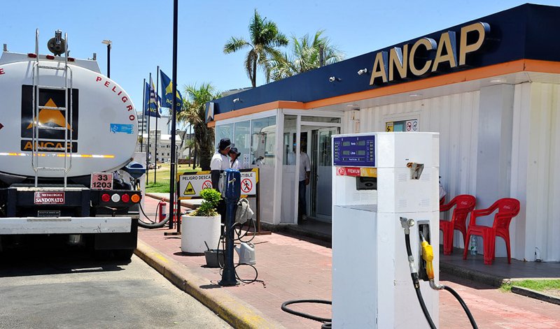 El Gobierno mantiene precios de combustibles por tercer mes