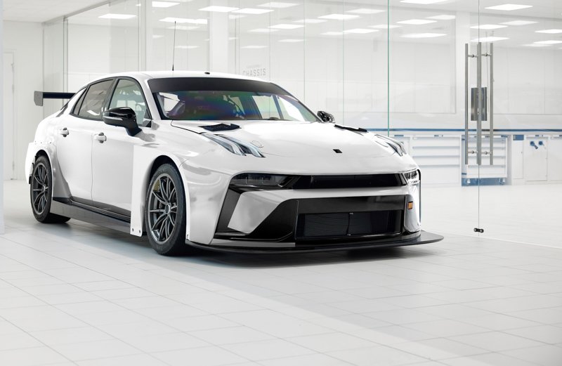 Lynk & Co debuta con modelos Premium y éxito en el TCR