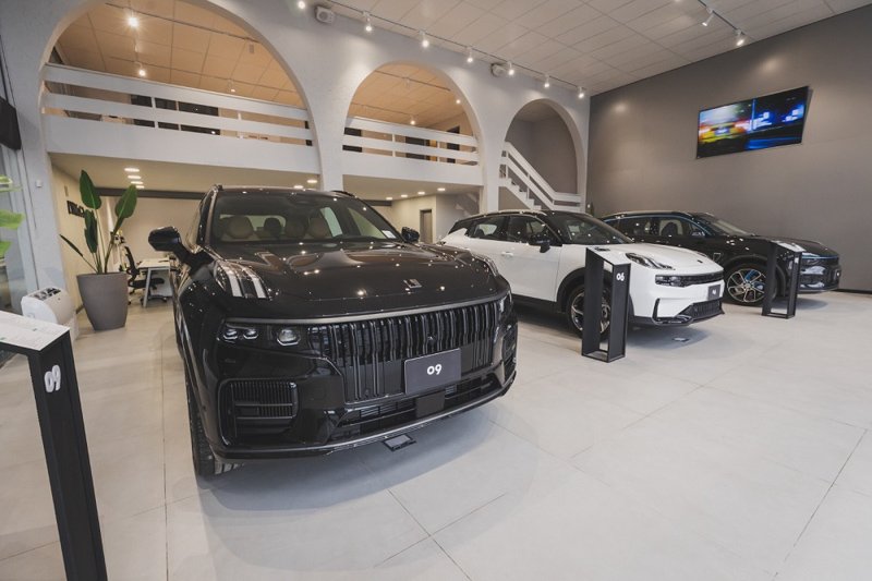 Lynk & Co debuta con modelos Premium y éxito en el TCR