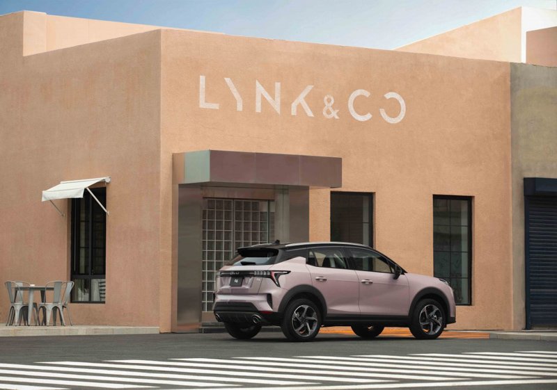 Lynk & Co debuta con modelos Premium y éxito en el TCR