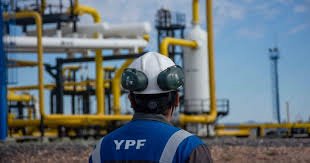 YPF lidera exportaciones de petróleo en Argentina