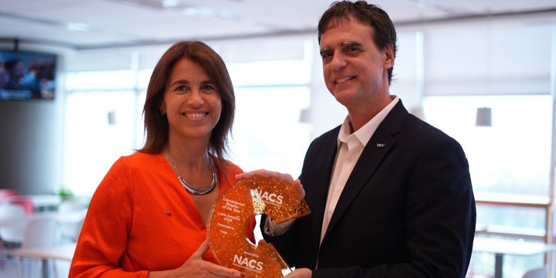 Opessa Alcorta, premiada como la ''Mejor Estación de Latam''