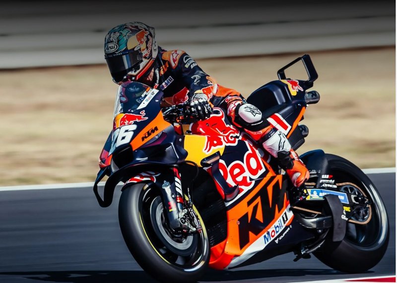 Dani Pedrosa renueva contrato con KTM para 2025 en MotoGP™