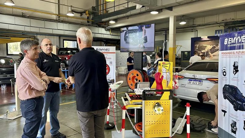 Emyvec Participó en la 2da Expo Reparación Automotriz