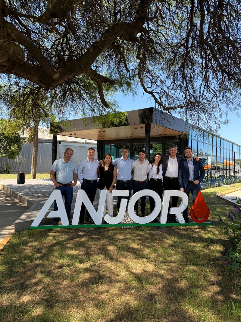 Volvo y Anjor sellan una alianza estratégica