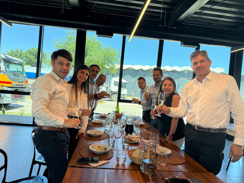 Volvo y Anjor sellan una alianza estratégica