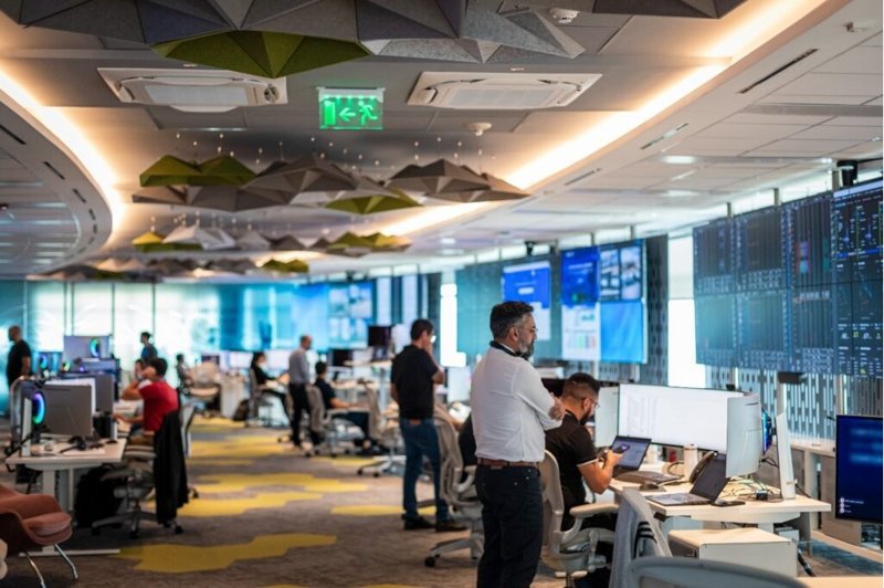 YPF inaugura su Centro de Operaciones en Tiempo Real