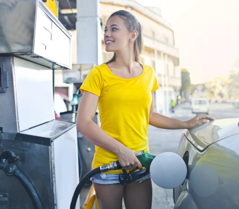 Gobierno impulsa autoservicio de combustibles en estaciones del país