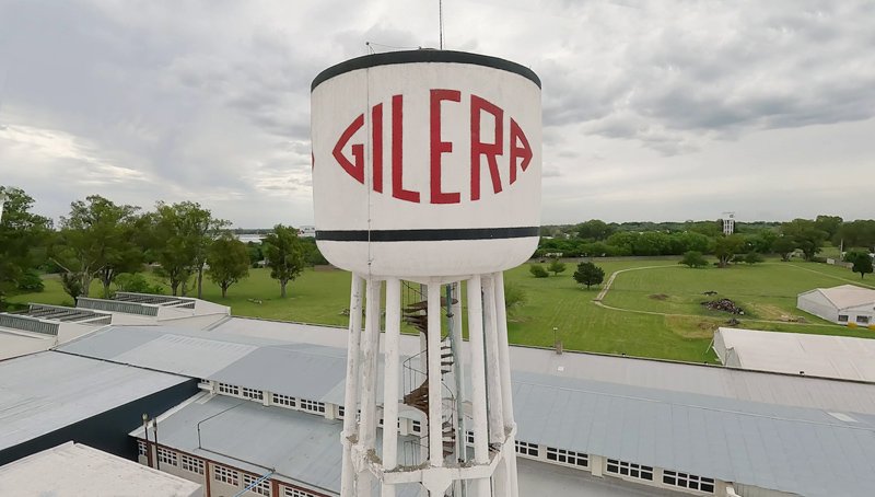 Gilera celebra 70 años con nueva planta y 12 modelos