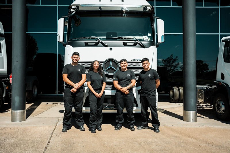 Mercedes-Benz celebra el Día del Camionero con acción