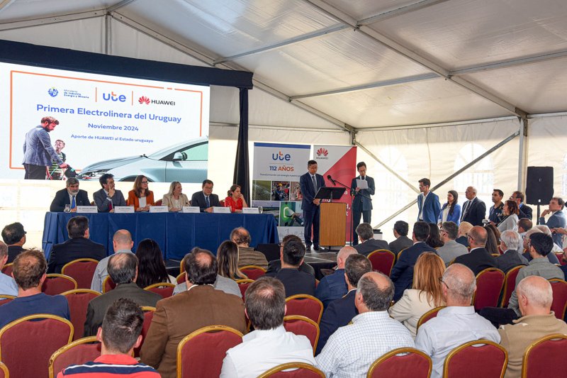 Inauguran la primera electrolinera ultrarrápida