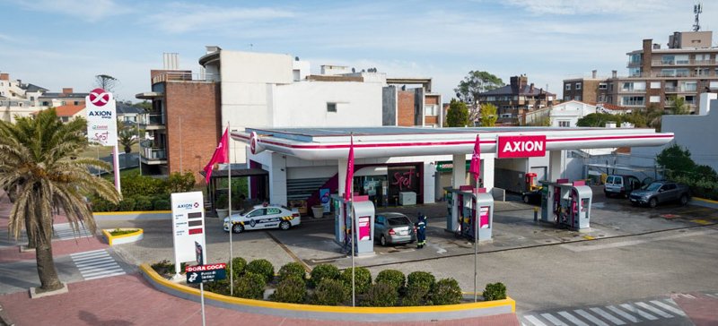 El gobierno mantiene sin cambios los precios de combustibles