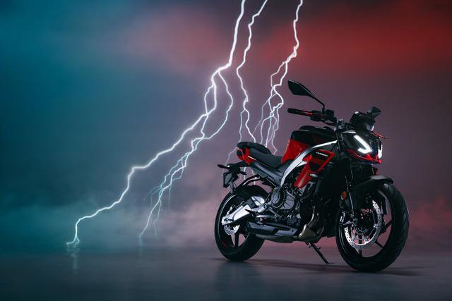 La Aprilia Tuono 457 disponible en Europa