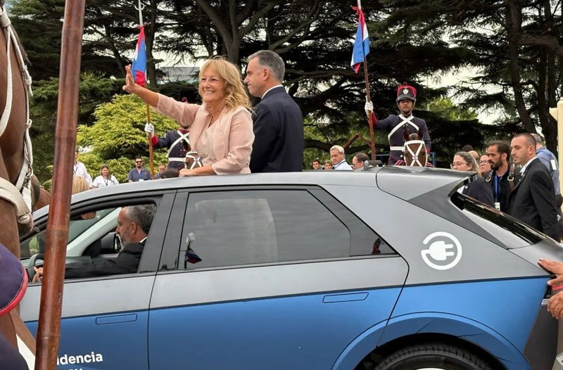 Un vehículo eléctrico en la asunción presidencial