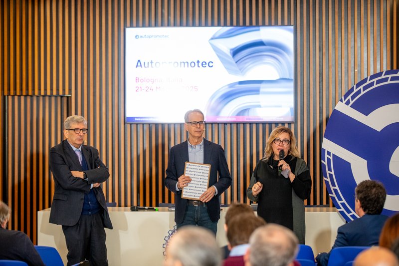 ''El Coche Conectado: ¿Quién Posee Tus Datos?''