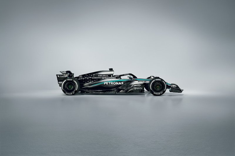Mercedes-AMG PETRONAS presenta su modelo W16 para 2025
