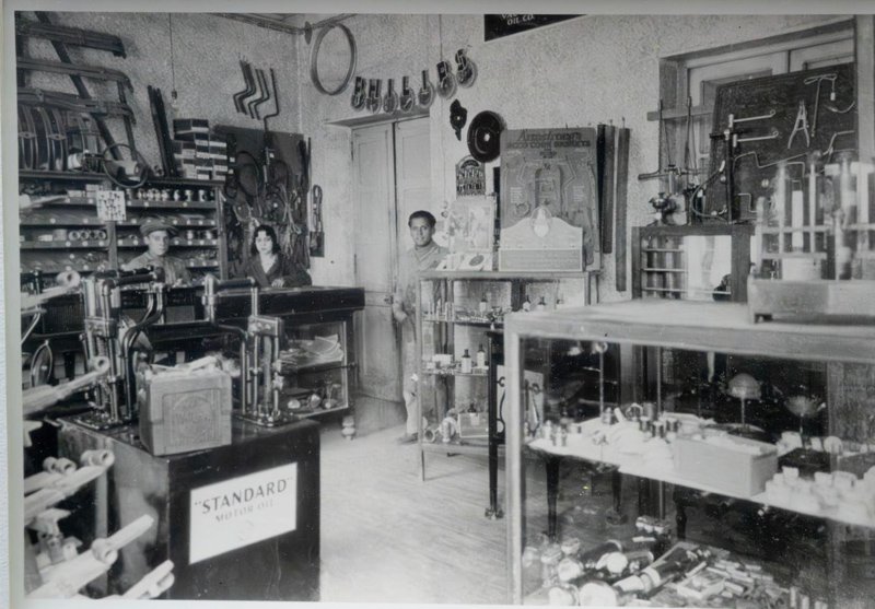 Repuestos Bechara cumple 100 años