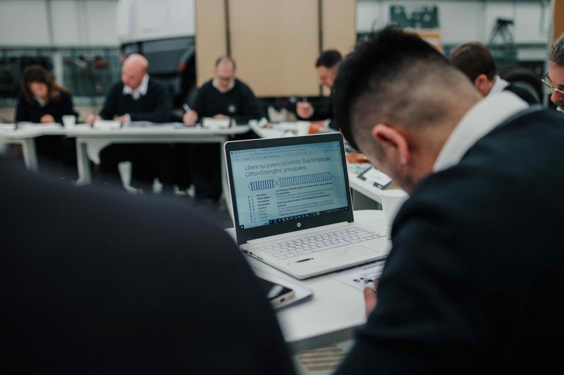 Mercedes-Benz certifica su centro de formación