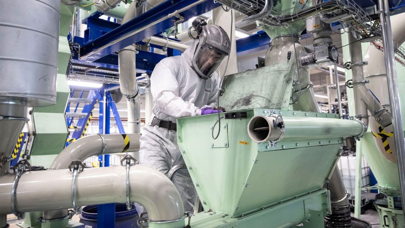 Porsche prueba reciclaje de baterías en tres fases