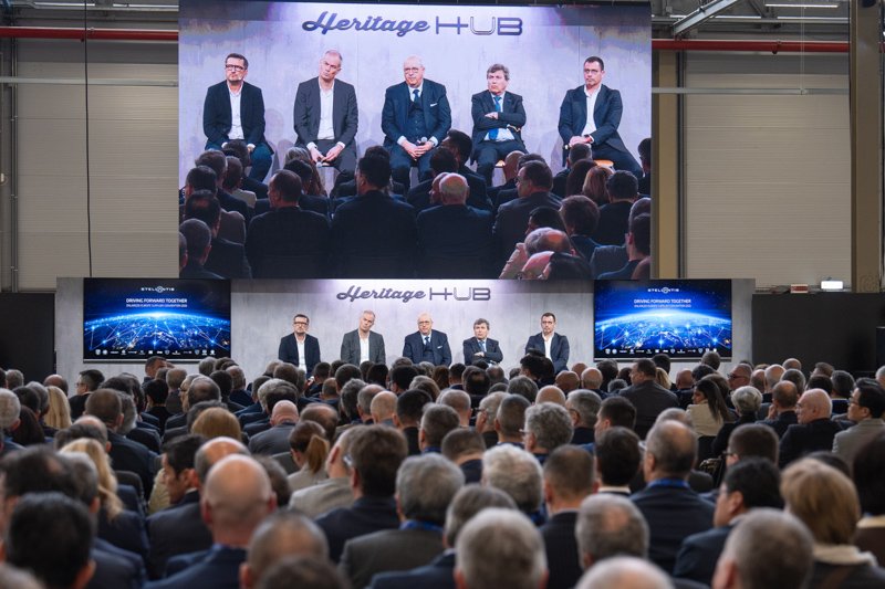 Stellantis reunió a proveedores clave en Turín