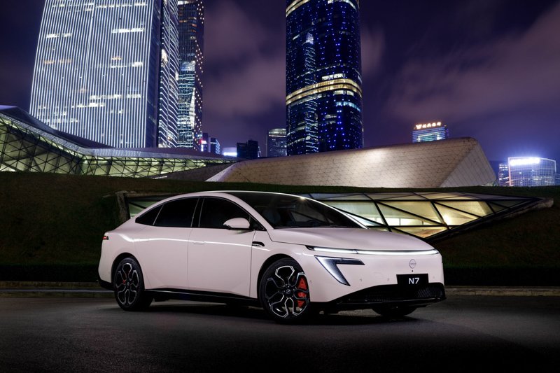 Nissan presentó dos nuevos modelos eléctricos en China