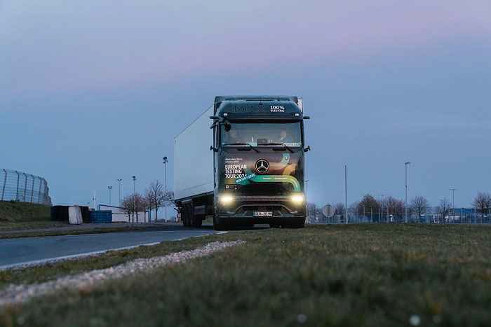Mercedes-Benz eActros 600 va por récord en reversa