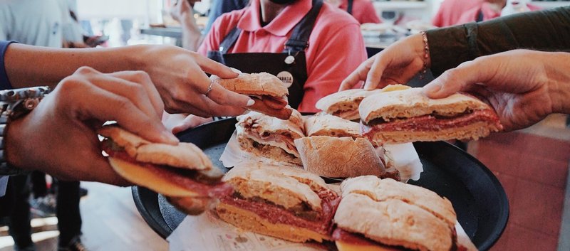 Crecen las tiendas en estaciones de servicio