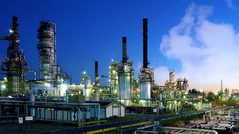 YPF moderniza su refinería en Plaza Huincul