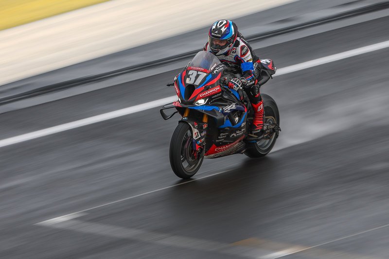 BMW logró podios en Spa y la Isla de Man