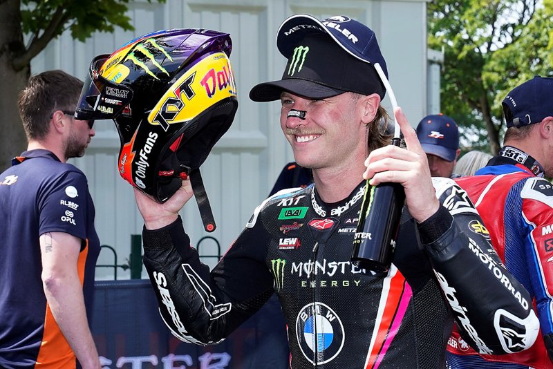 Metzeler cerró un gran TT Isla de Man 2025