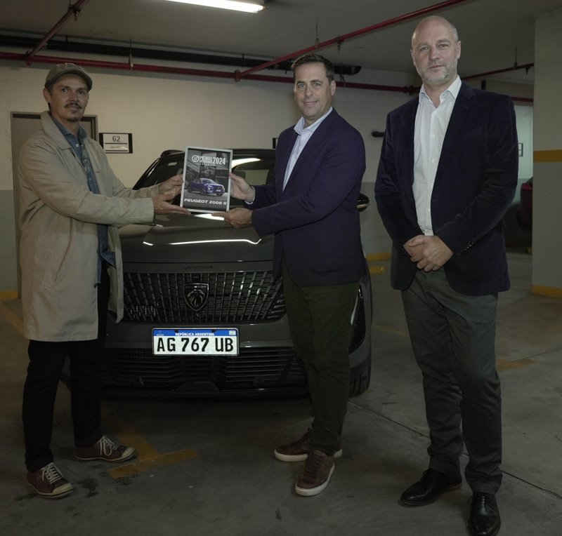 Nuevo Peugeot 2008, Auto y SUV Regional del Año