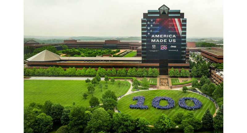 Chrysler celebró 100 años de historia en Michigan