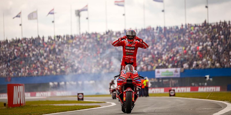 Marc Márquez gana y empata el récord de Agostini