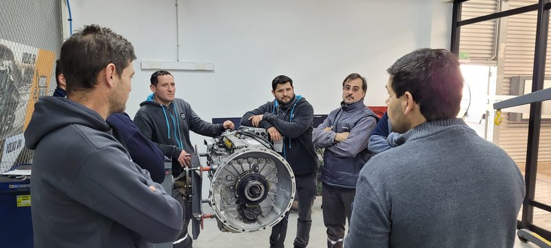 Capacitación técnica in situ en concesionarios Volvo Trucks