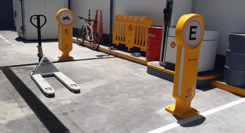 CONOFLEX presenta pancarta y reloj viales