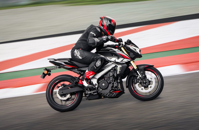 Bajaj lanza en Argentina la Rouser NS400z