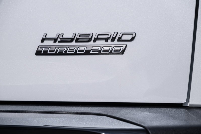 Stellantis inició producción de Peugeot 208 y 2008 Bio-Híbridos