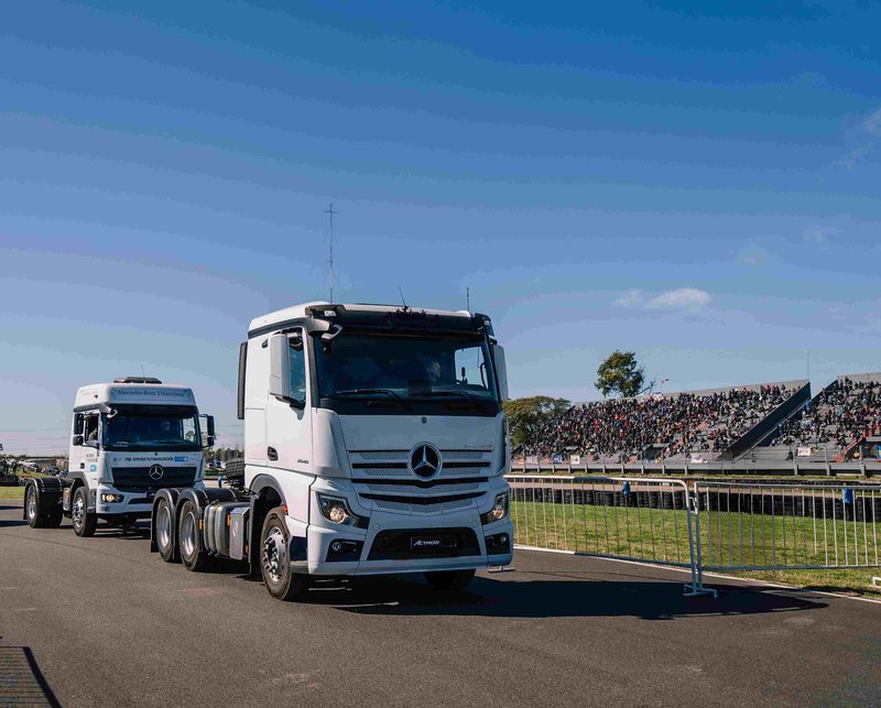 Mercedes-Benz Camiones y Buses en el TC Buenos Aires