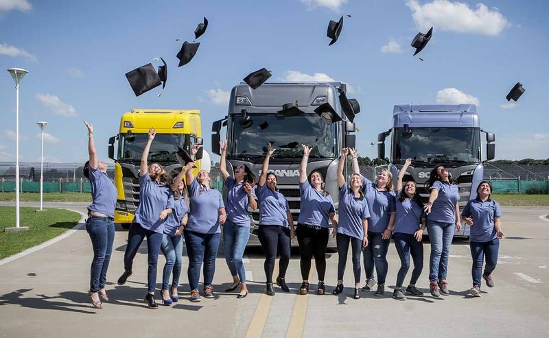 Conductoras': programa de Scania distinguido en CABA