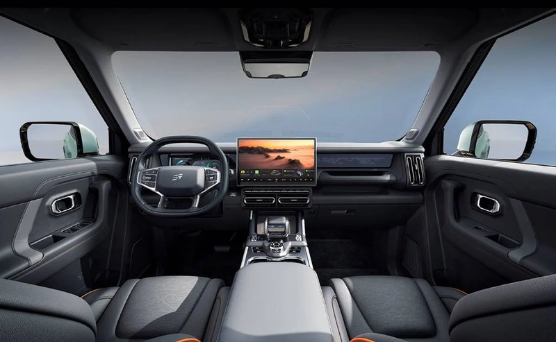 Jetour T1: nuevo SUV y showroom de la marca