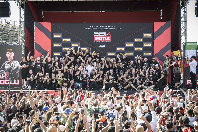 Razgatlioglu bicampeón mundial con BMW