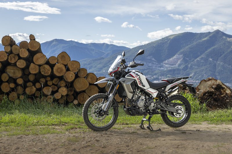 Moto Morini lanza la ALLTRHIKE 450